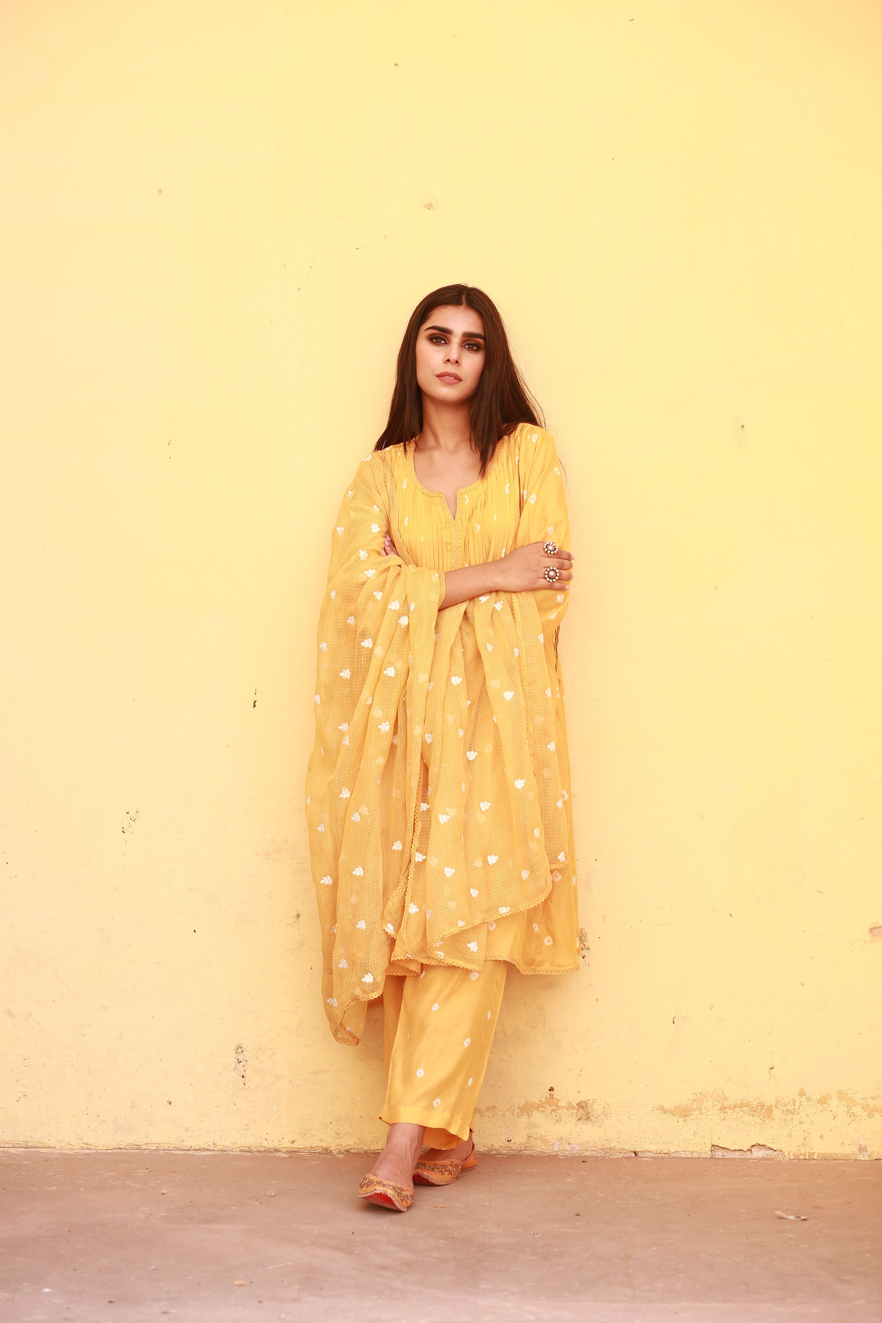 Tie Die Bandhani Cotton Ada Yellow Mudal Kurta Set With Doriya Dupatta