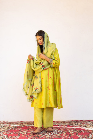 Muslin Amaira Green Straight Kurta Set With Organza Dupatta