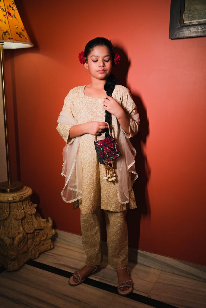 Fazia off white straight set