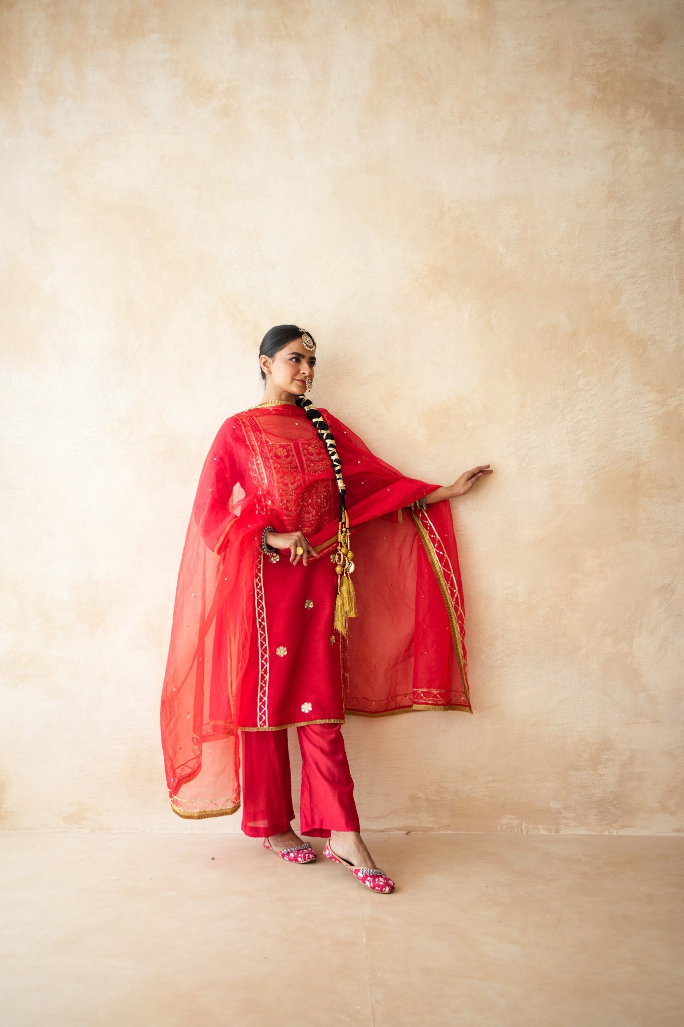 Tara Red Straight Set