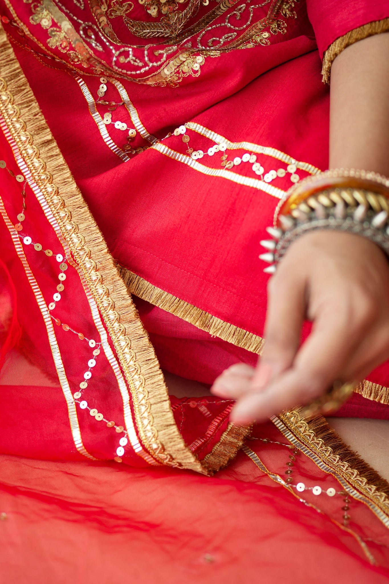 Tara Red Straight Set