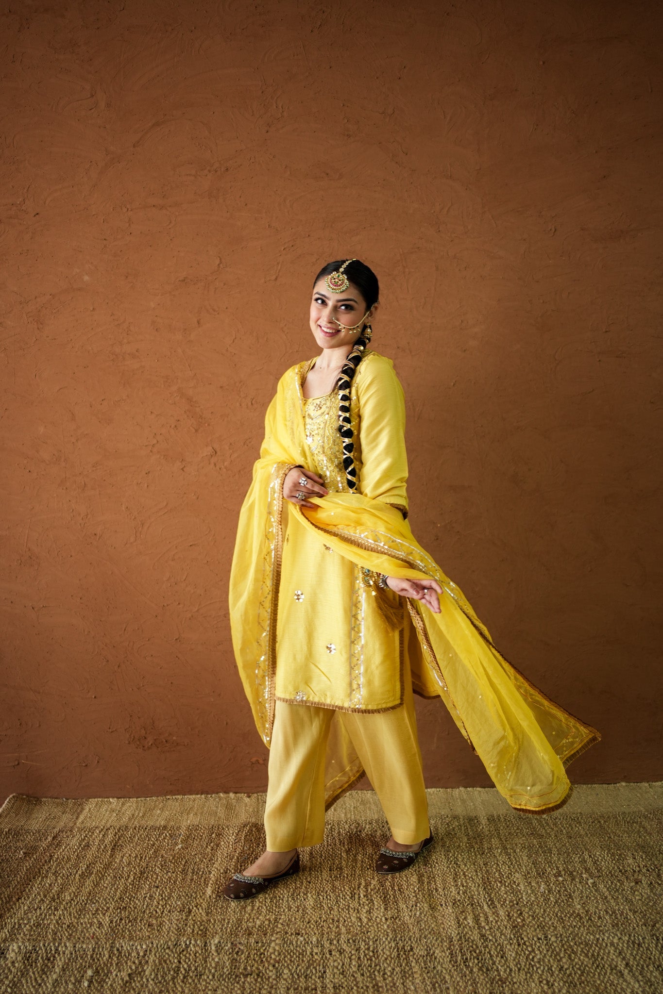 Tara Yellow Straight Set