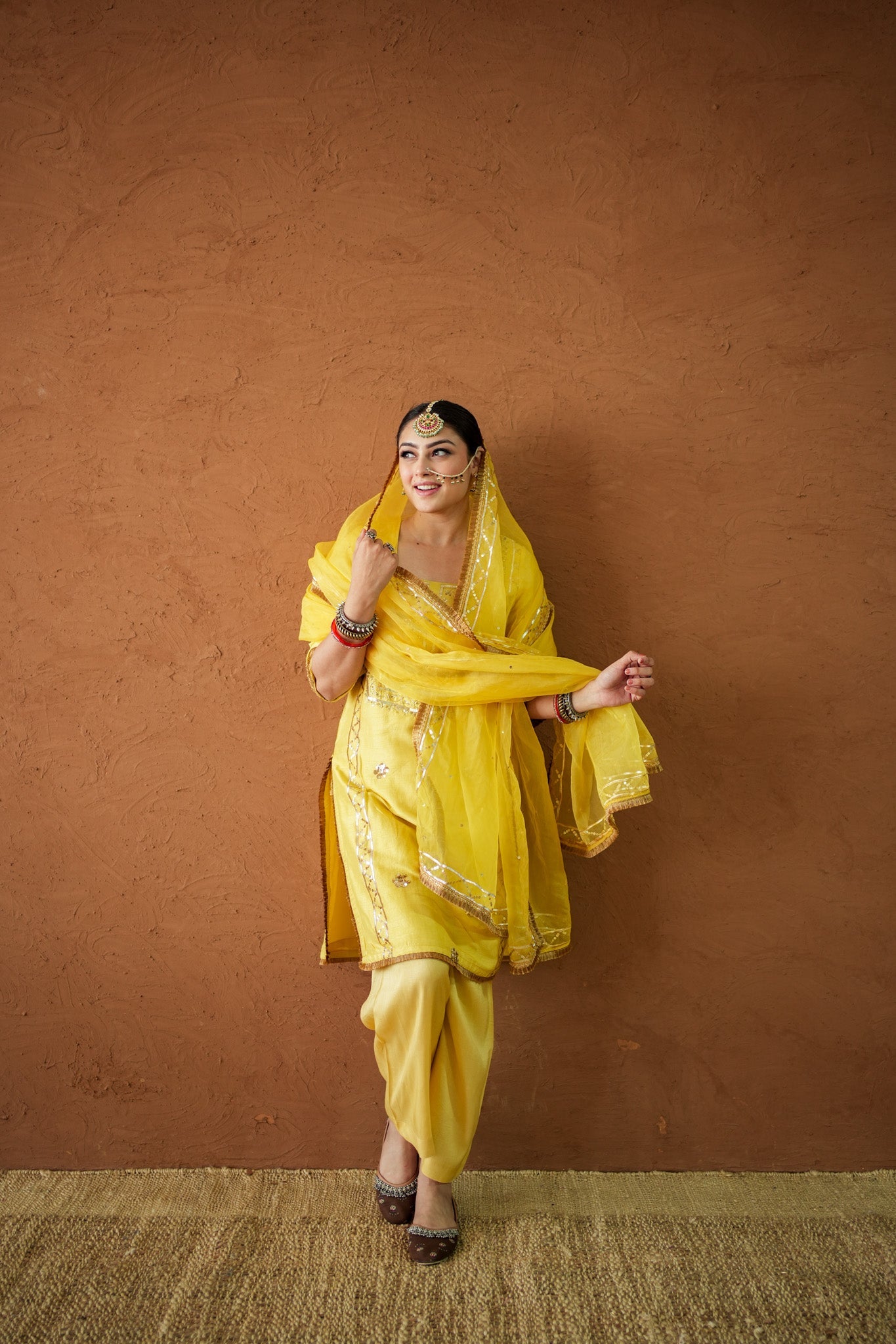 Tara Yellow Straight Set