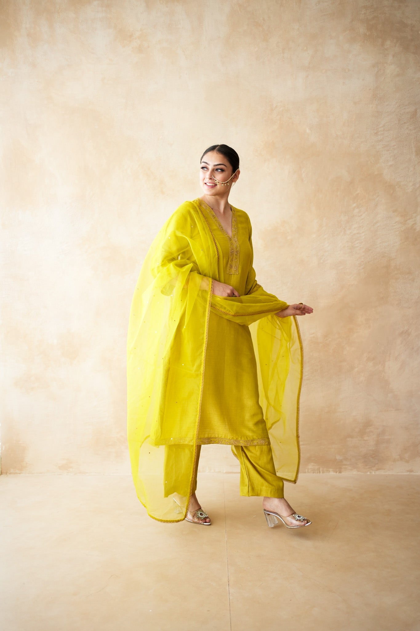 Hema Yellow Straight Set