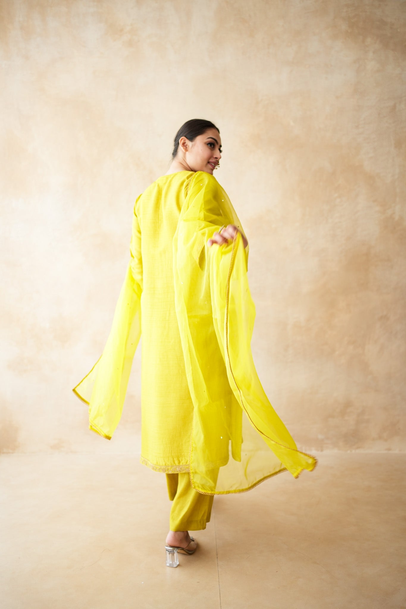 Hema Yellow Straight Set