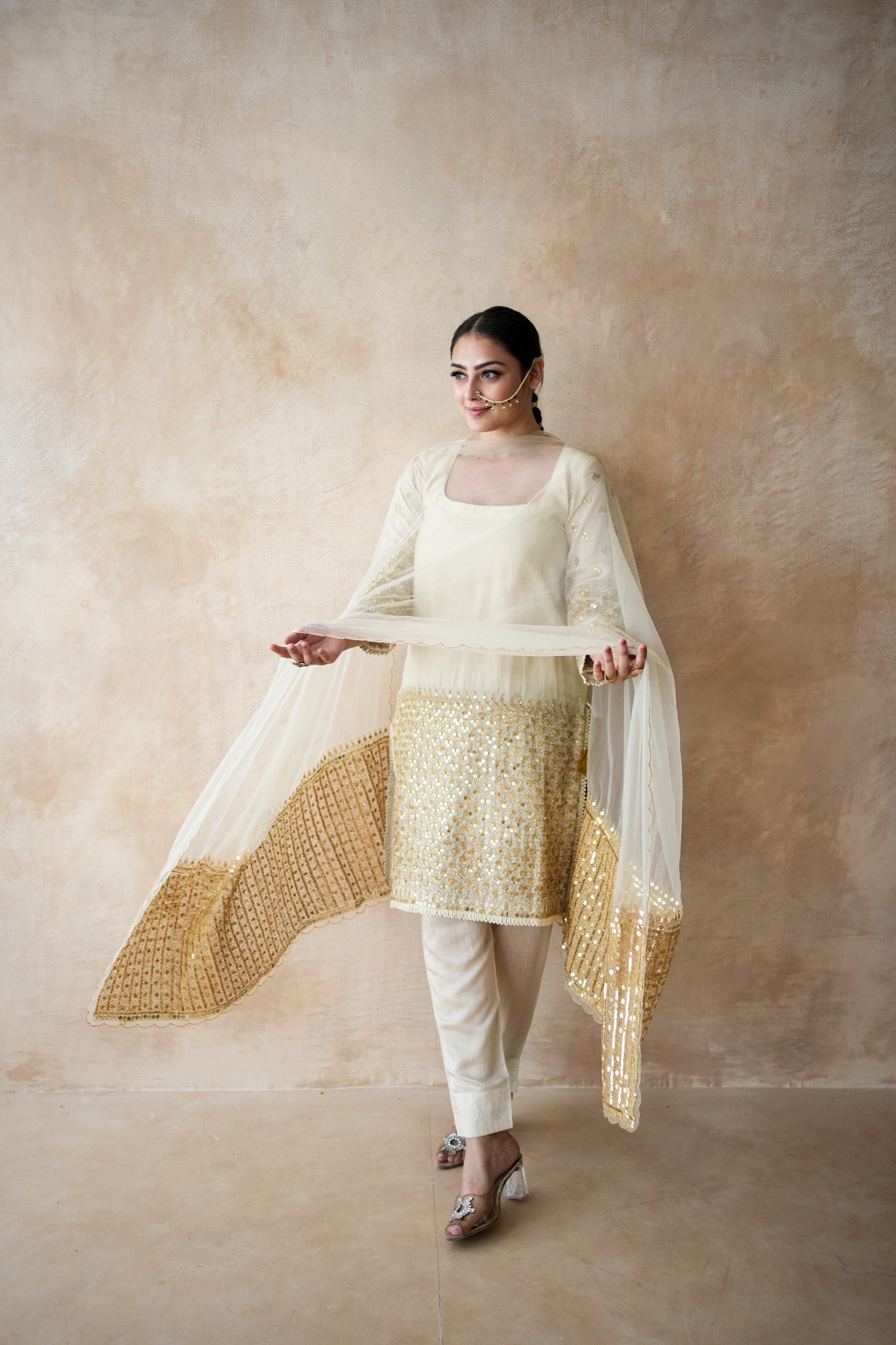 Luna White Straight Set