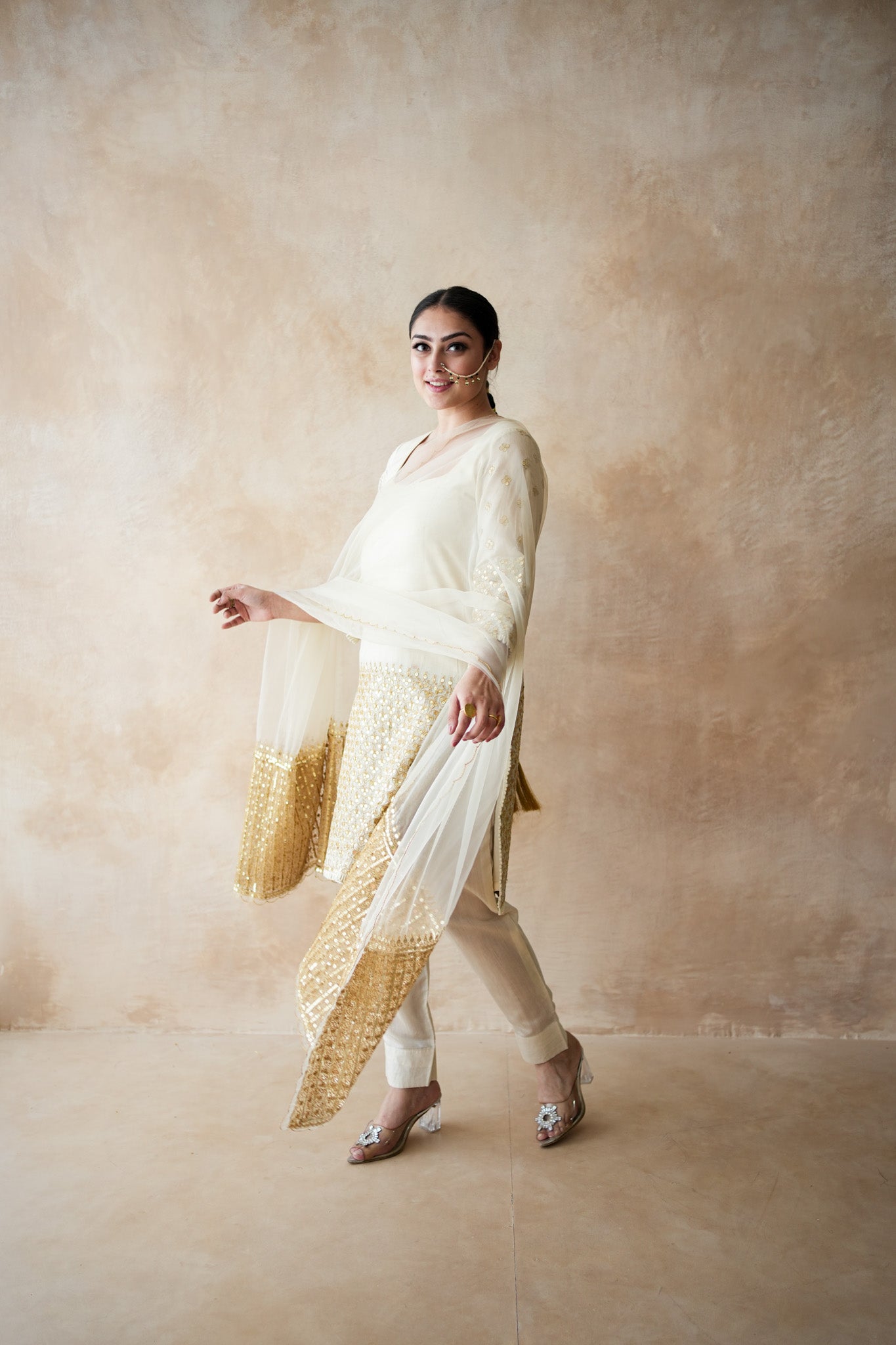 Luna White Straight Set