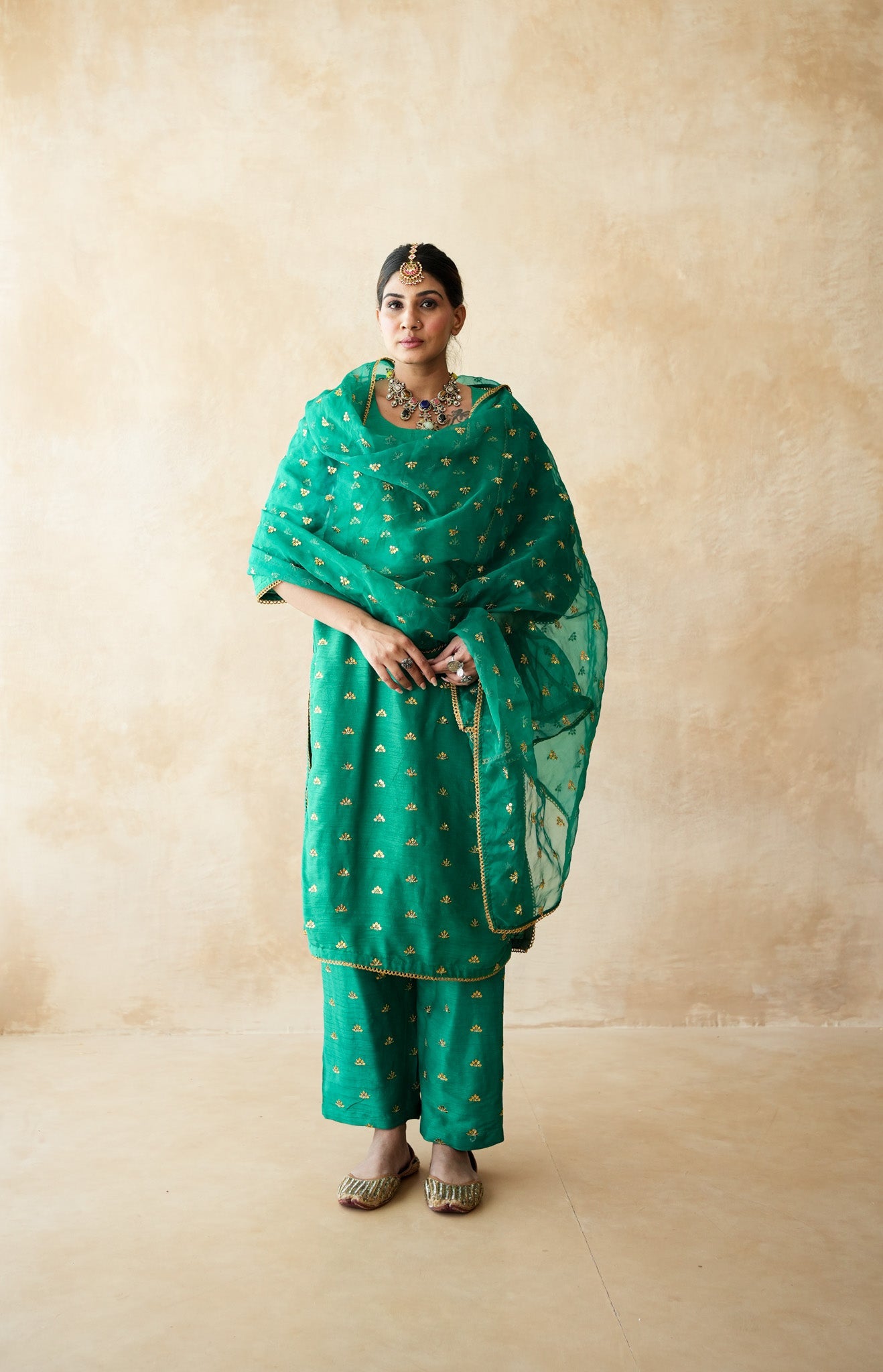 Meera Green Straight Set