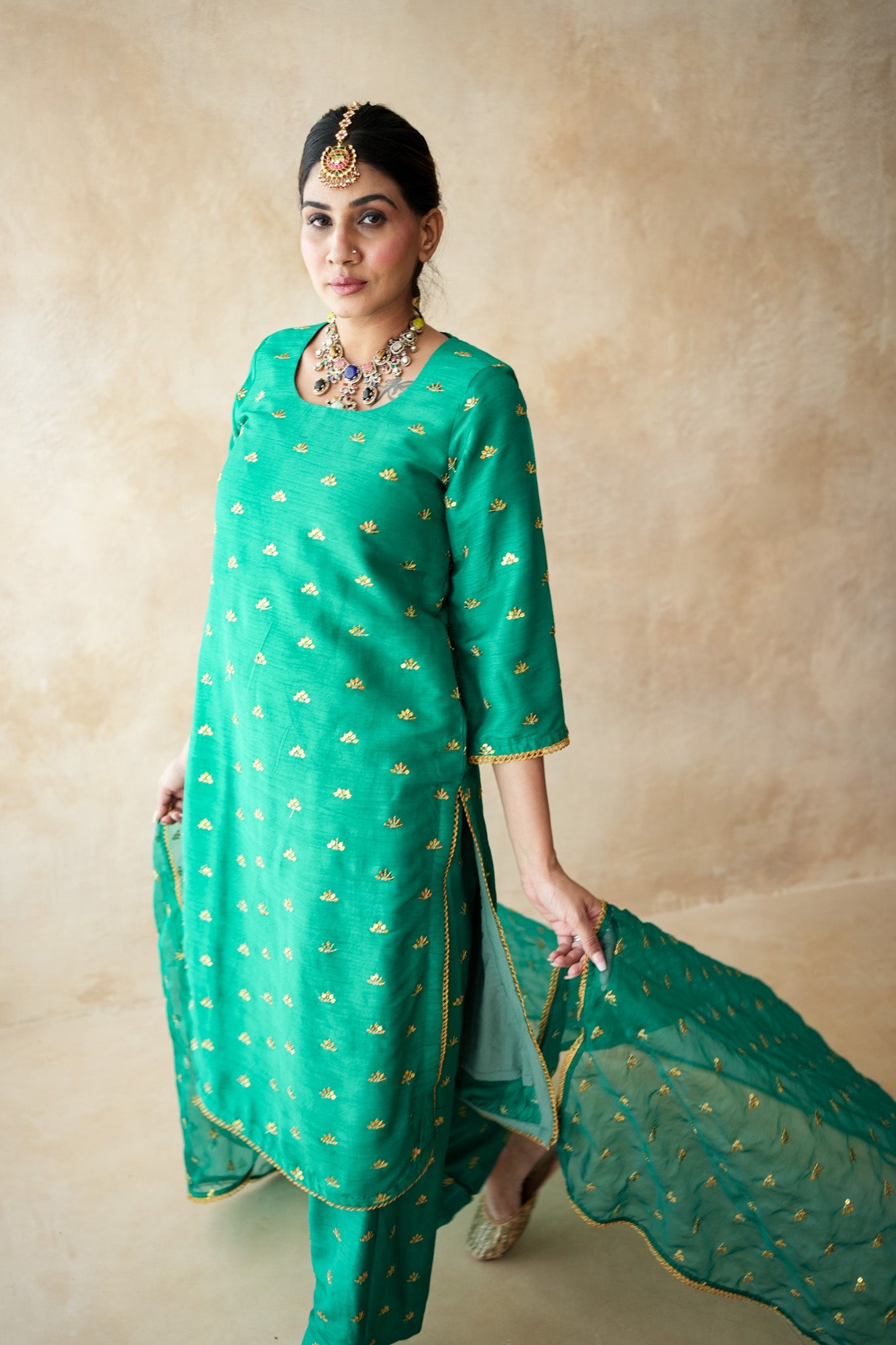 Meera Green Straight Set