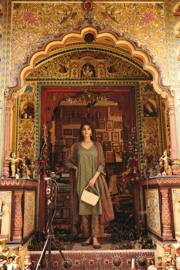 Nigaar Green Straight Set