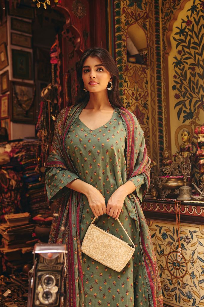 Nigaar Green Straight Set