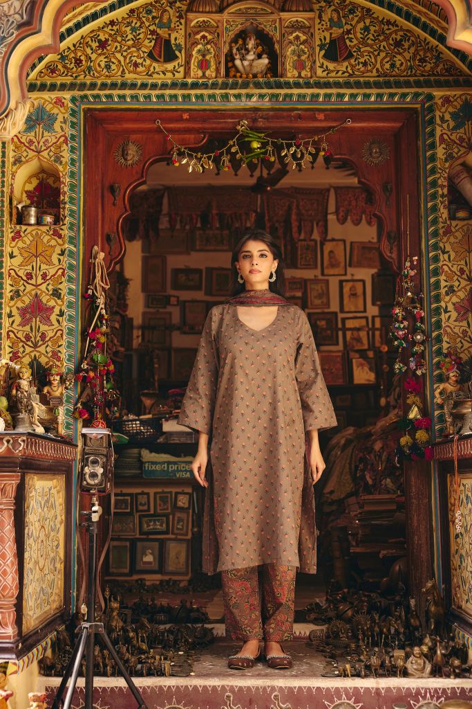 Nigaar Grey Straight Set