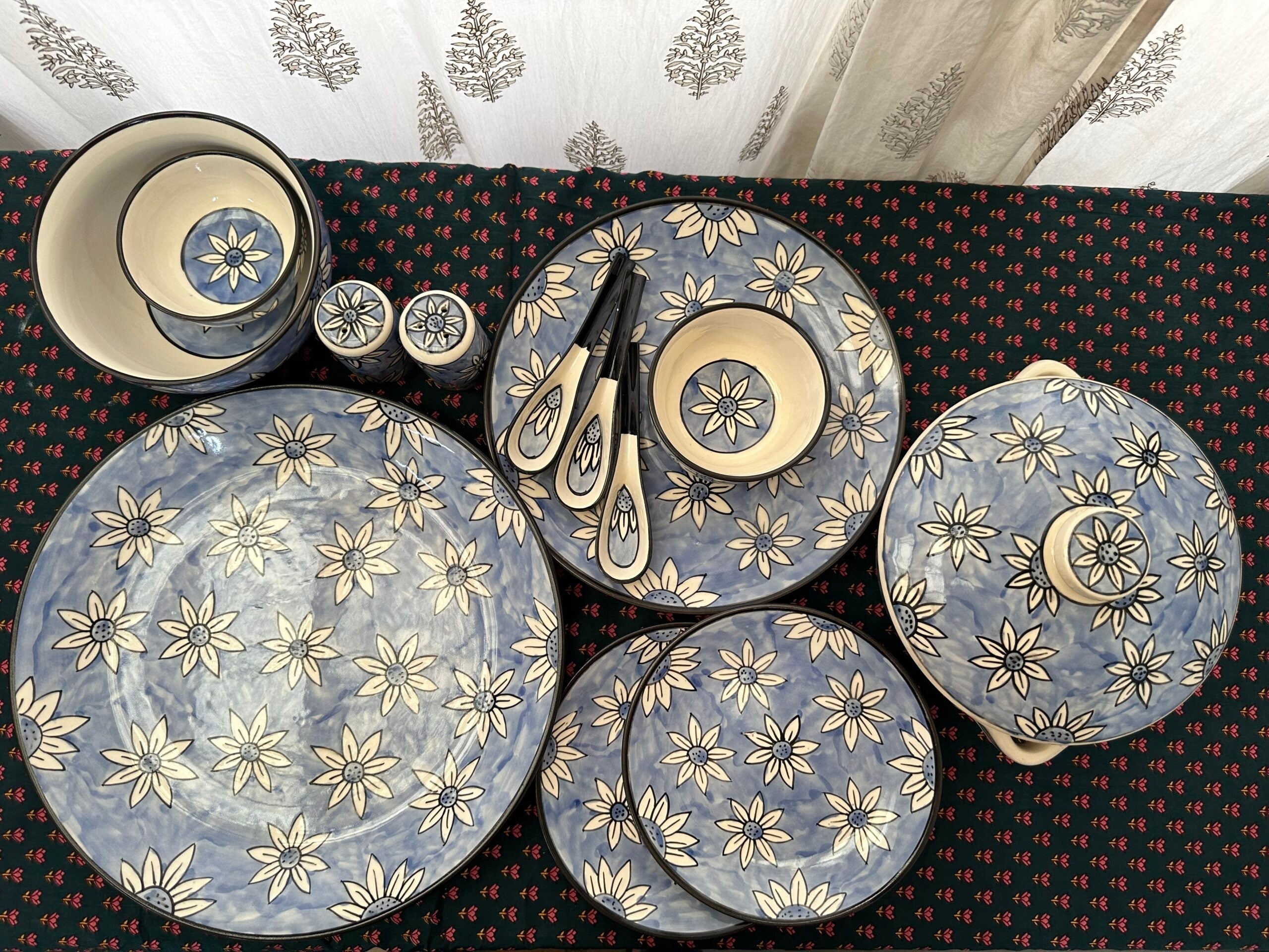 Whiite Flower Dinner Set