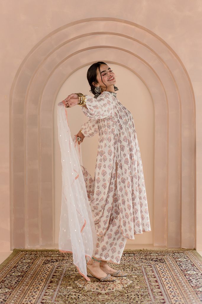 Shriya White Cotton Kurta Set With Organza Dupatta