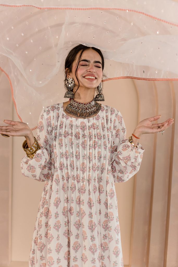 Shriya White Kurta Set