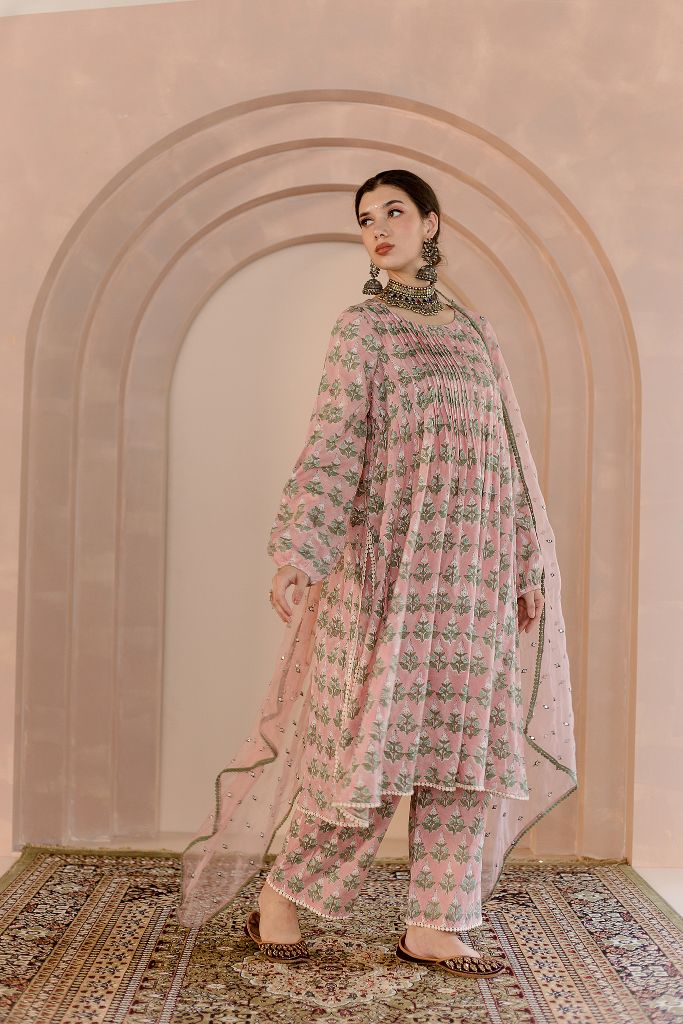 Shriya Peach Kurta Set