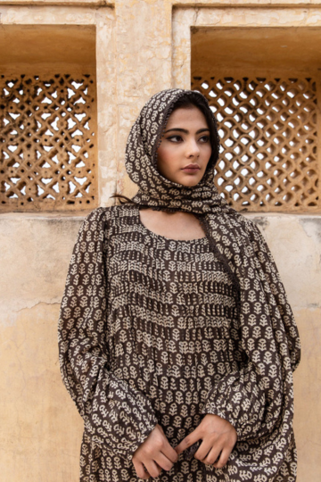 Kashmiri Faren Abaya Black Voil Kurta Set With Dupatta