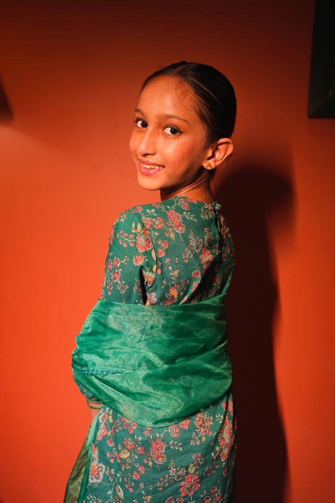 Sheena Green Straight Set