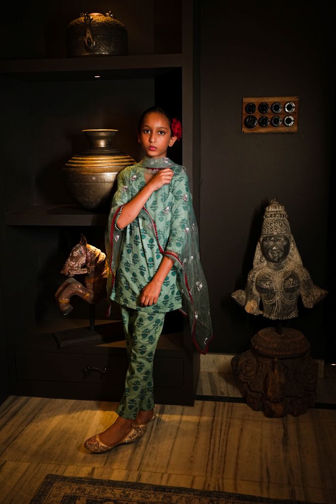 Sheena Light Green Straight Set