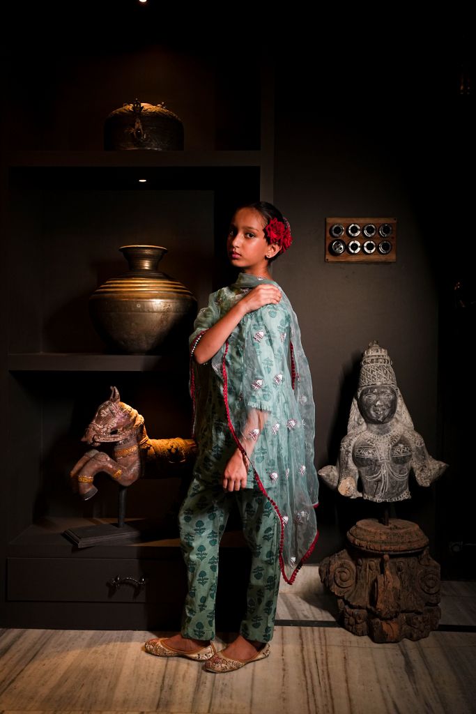 Sheena Light Green Straight Set