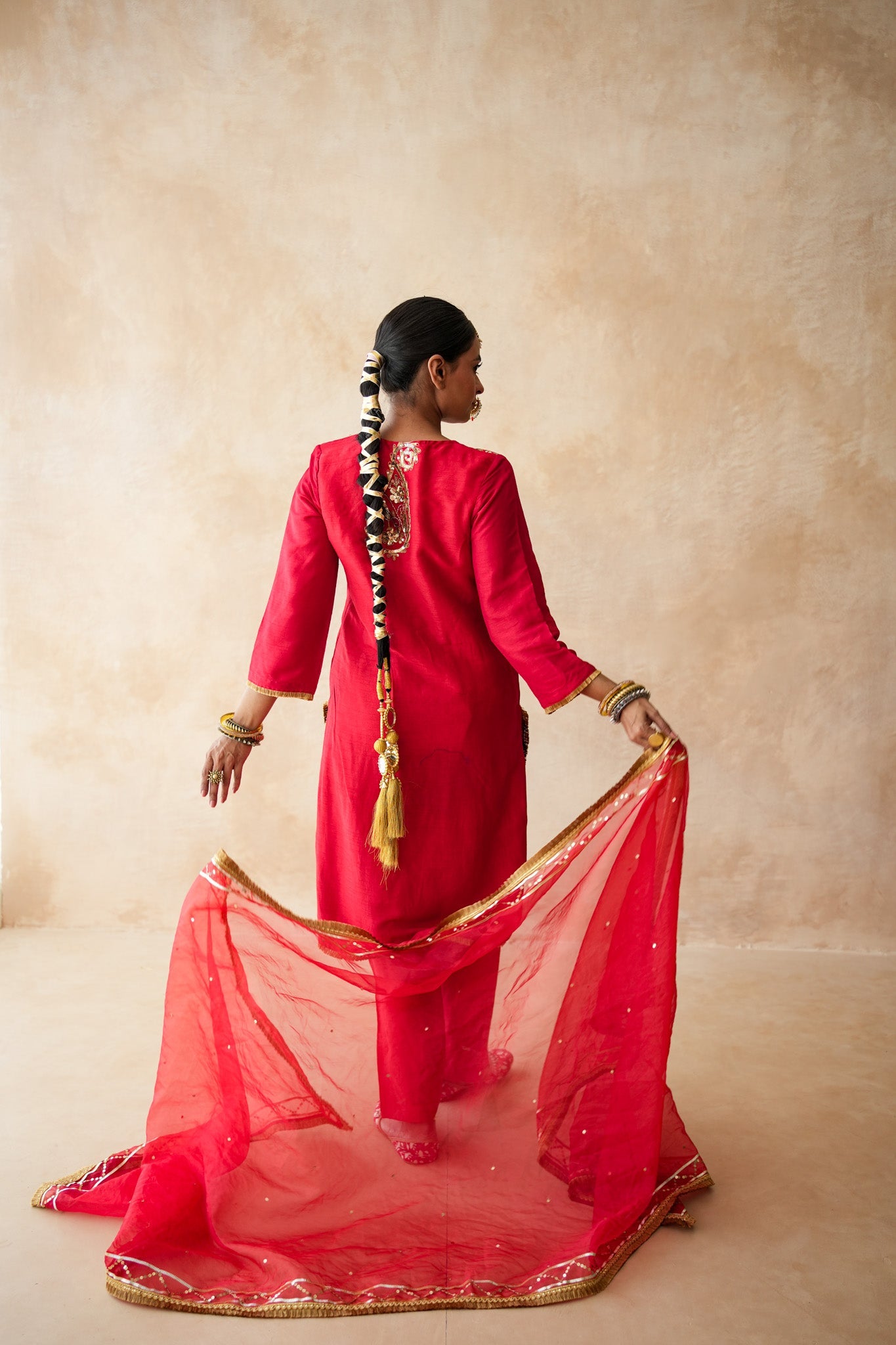 Tara Red Straight Set