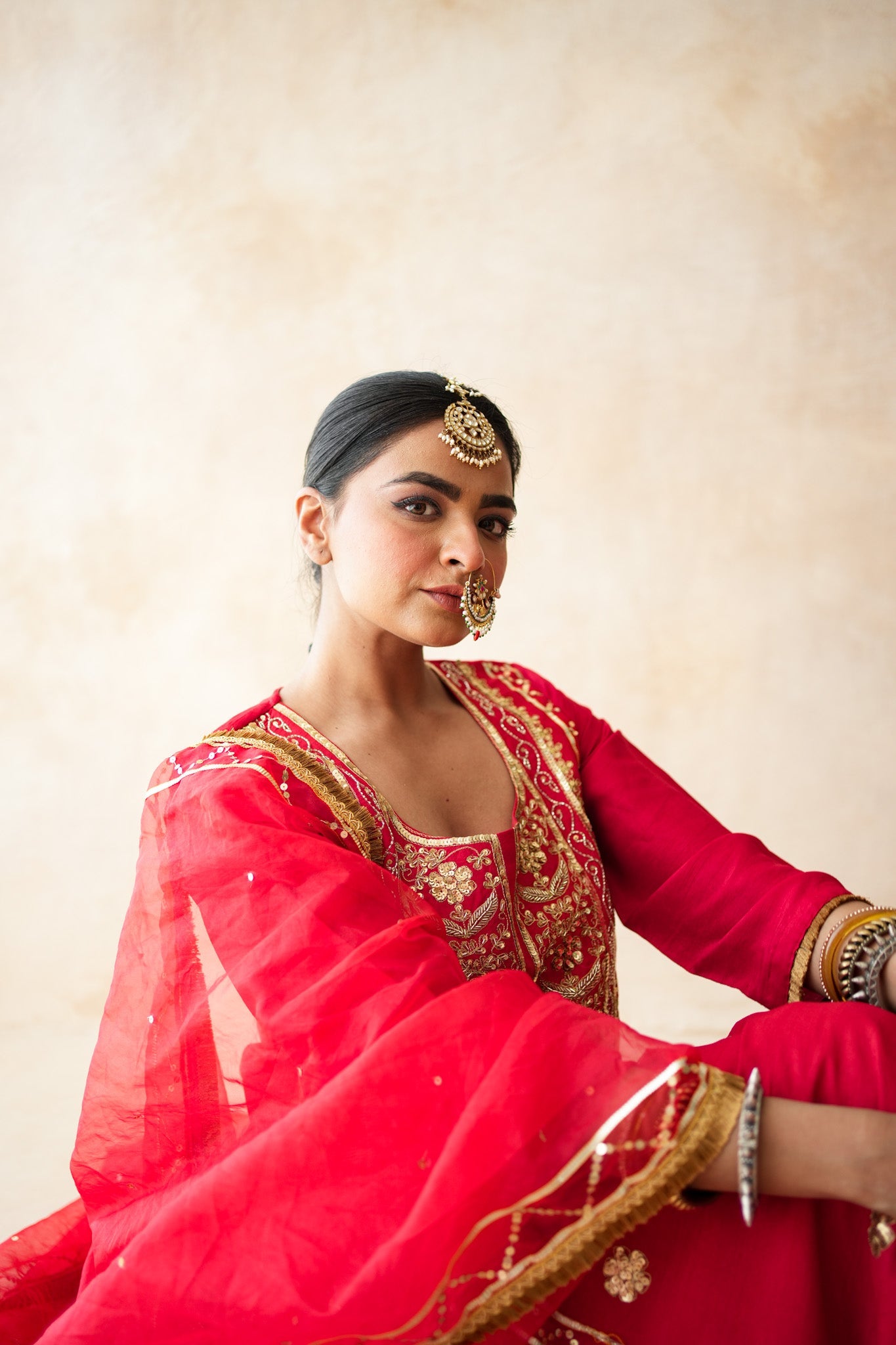 Tara Red Straight Set