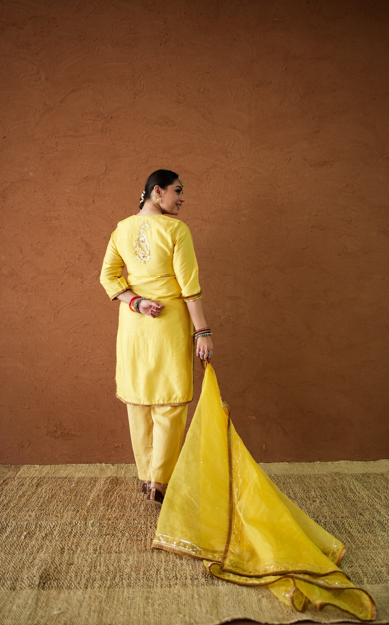 Tara Yellow Straight Set