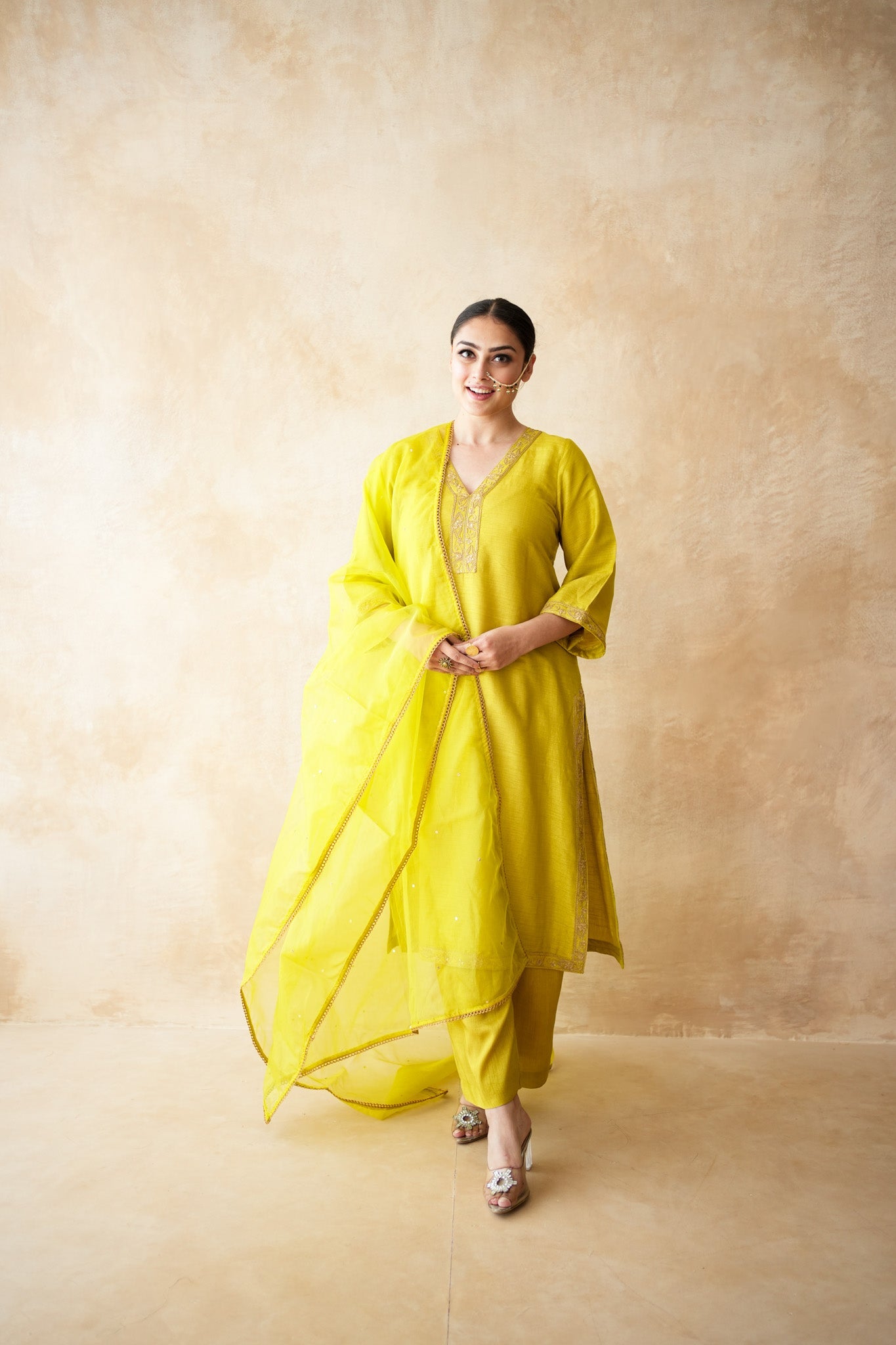 Hema Yellow Straight Set