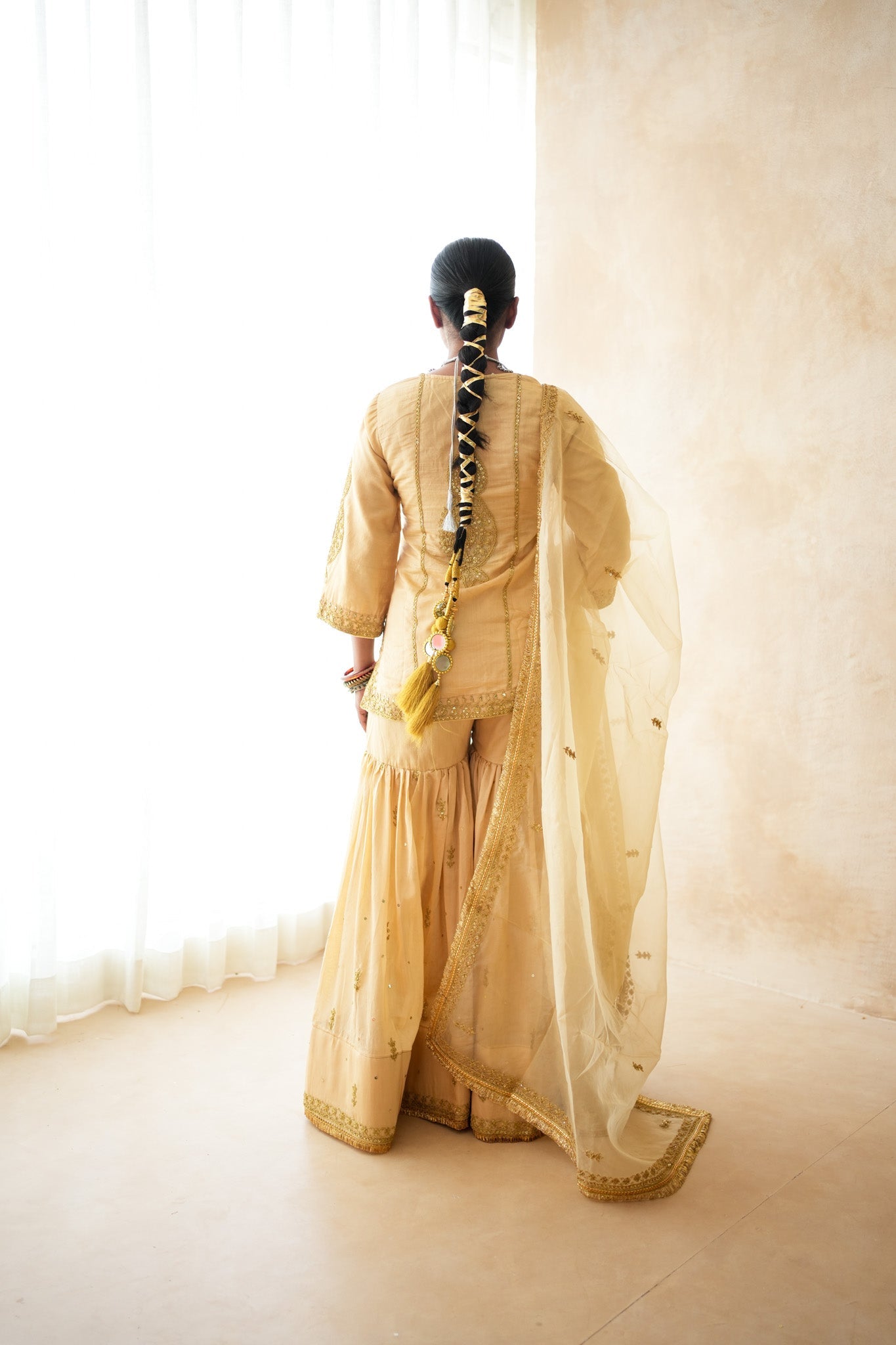 Omaira  Golden Sharara