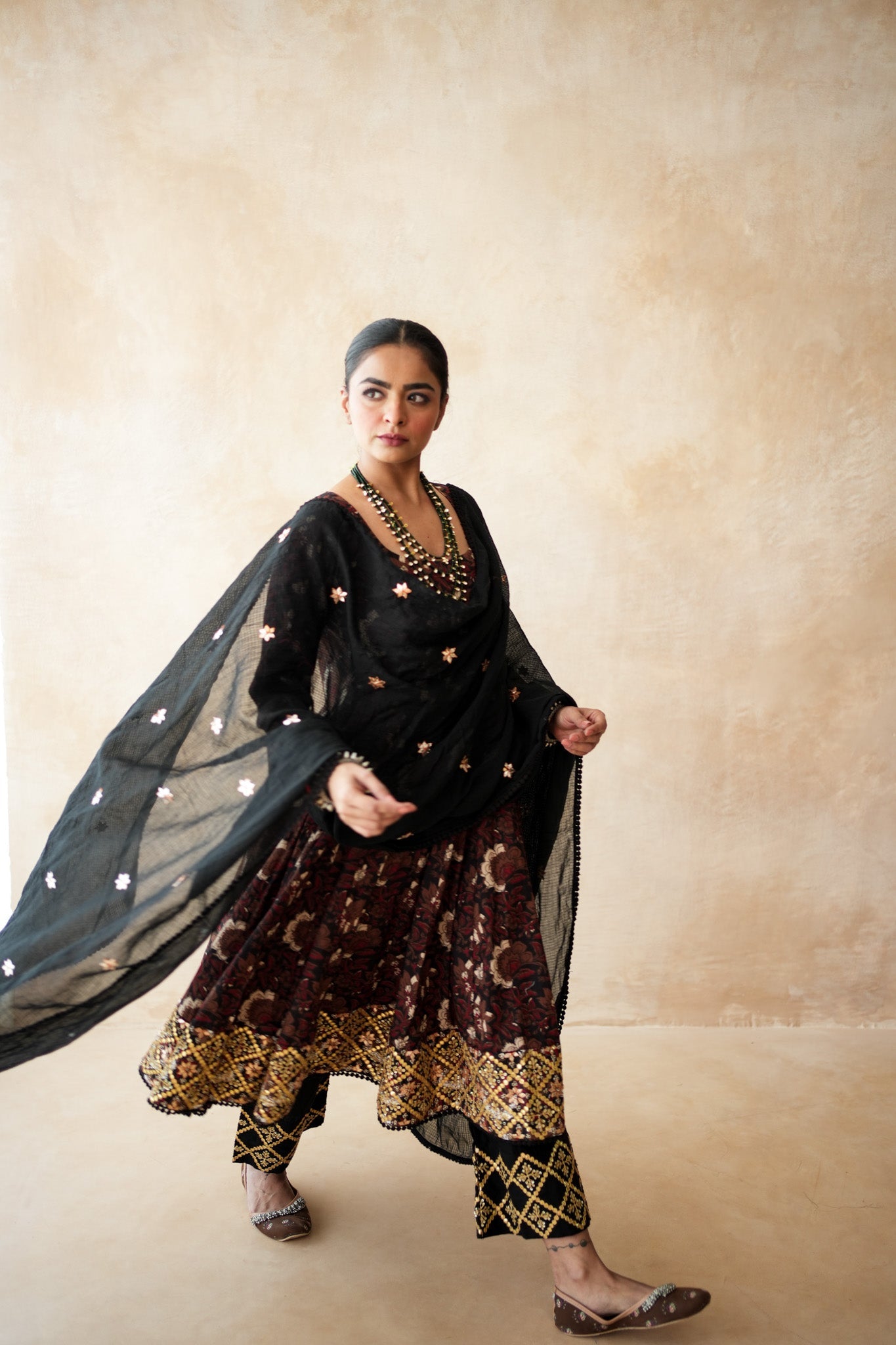 Aisha Black Anarkali
