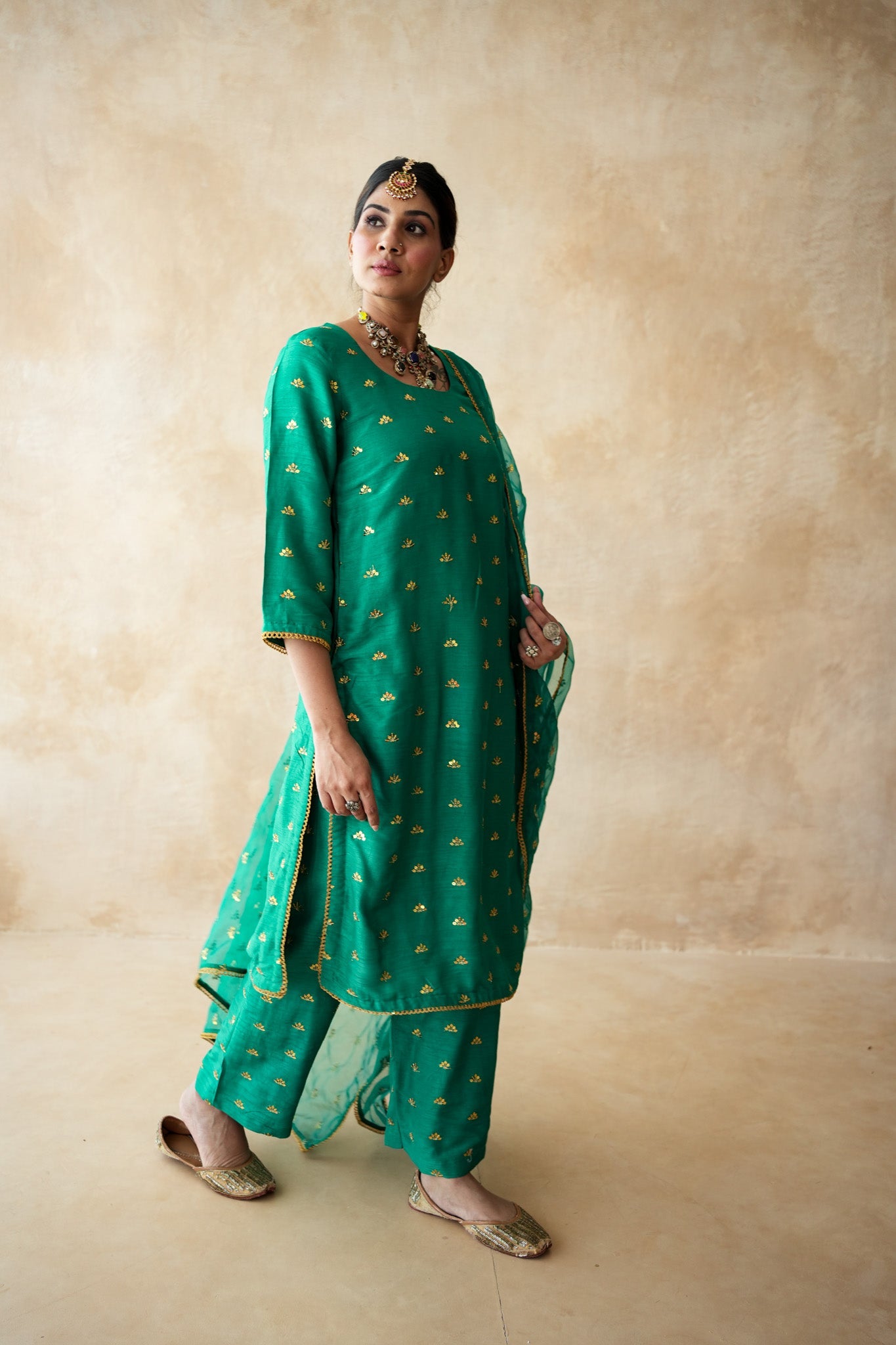 Meera Green Straight Set