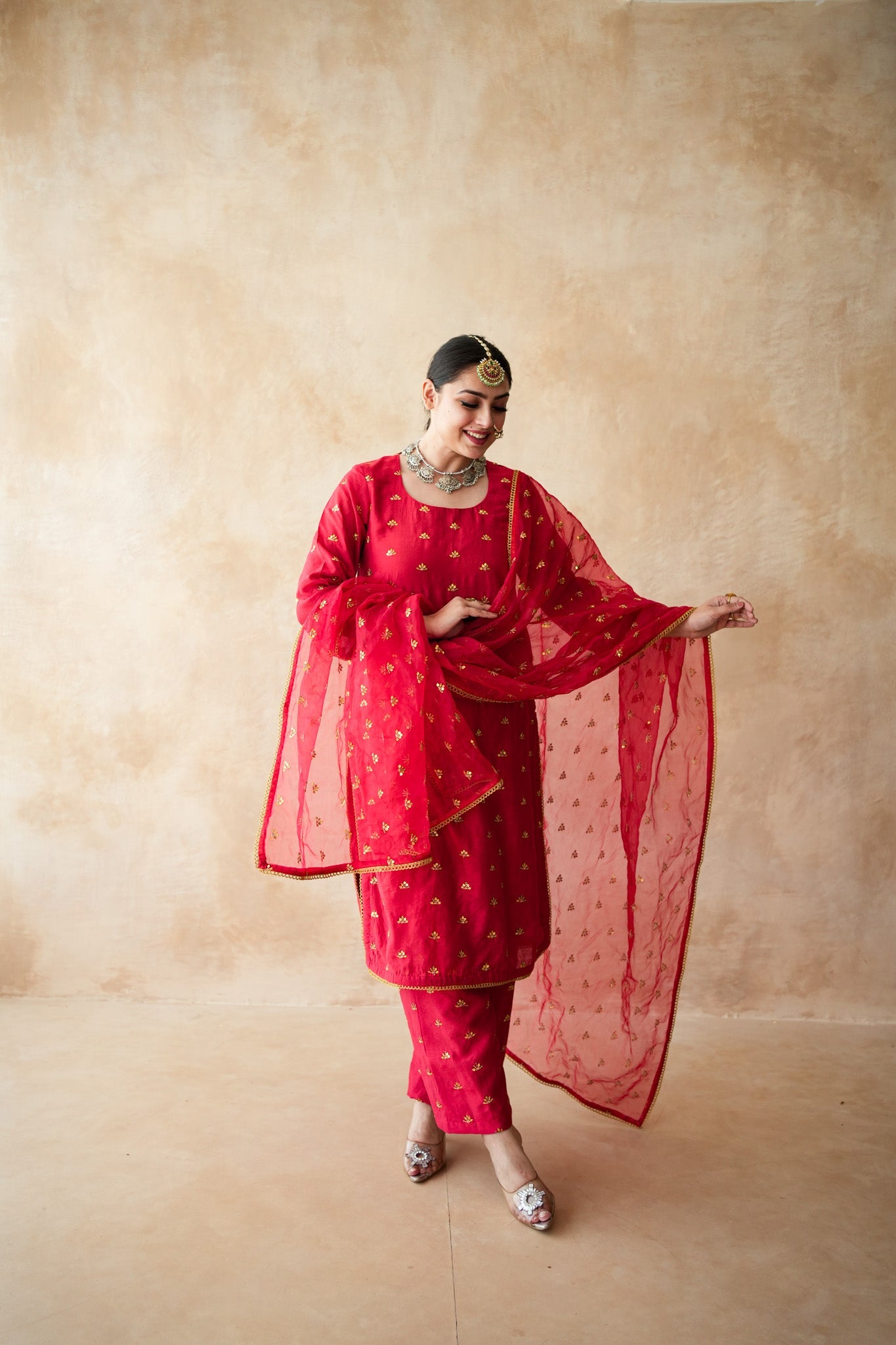 Meera Red Straight Set