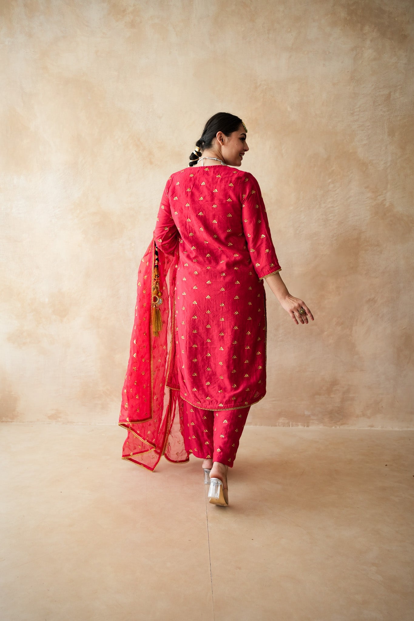 Meera Red Straight Set