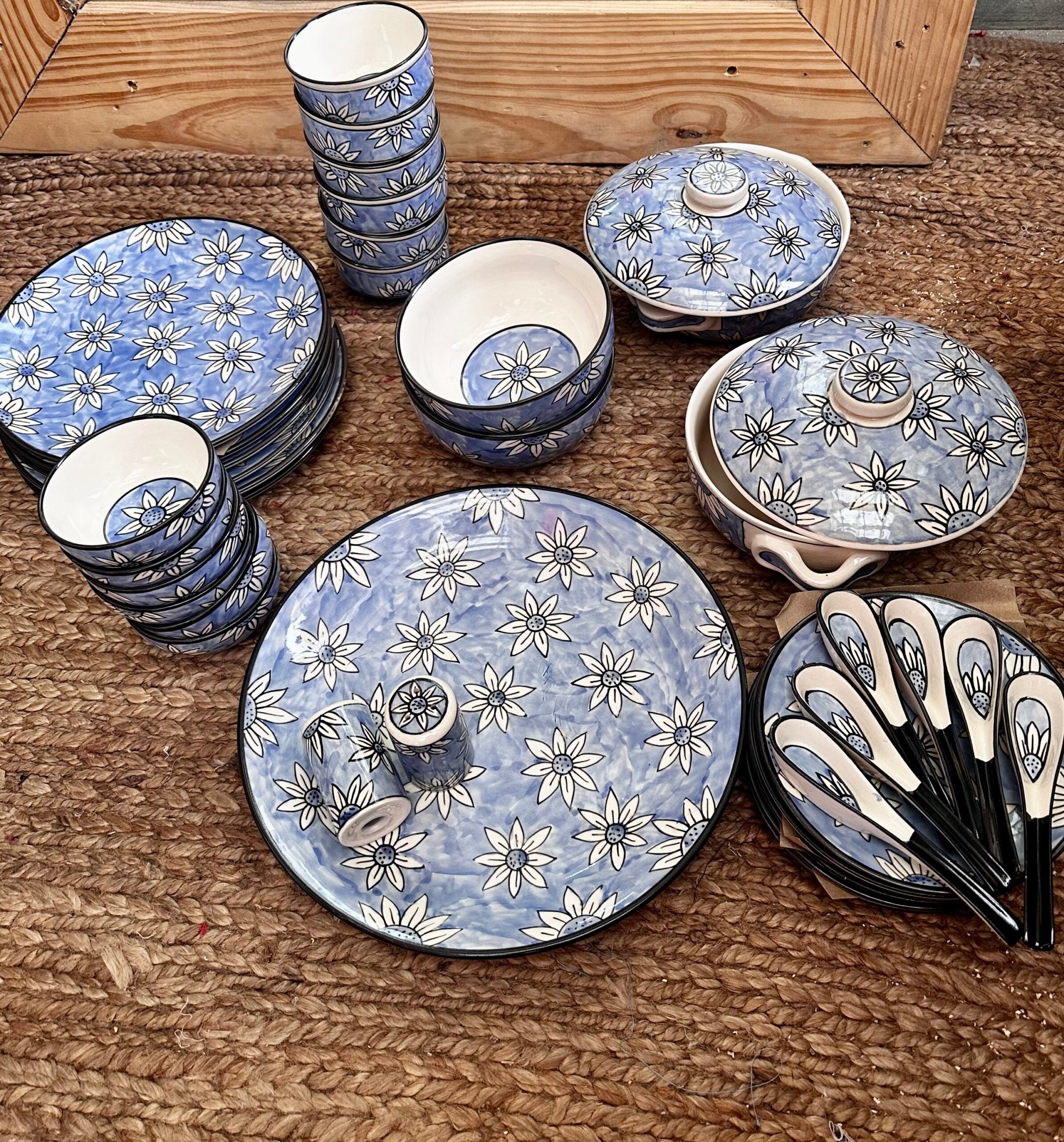 Whiite Flower Dinner Set