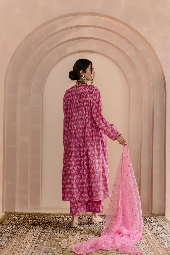 Shriya Pink Kurta Set