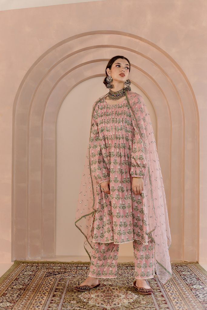 Shriya Peach Kurta Set