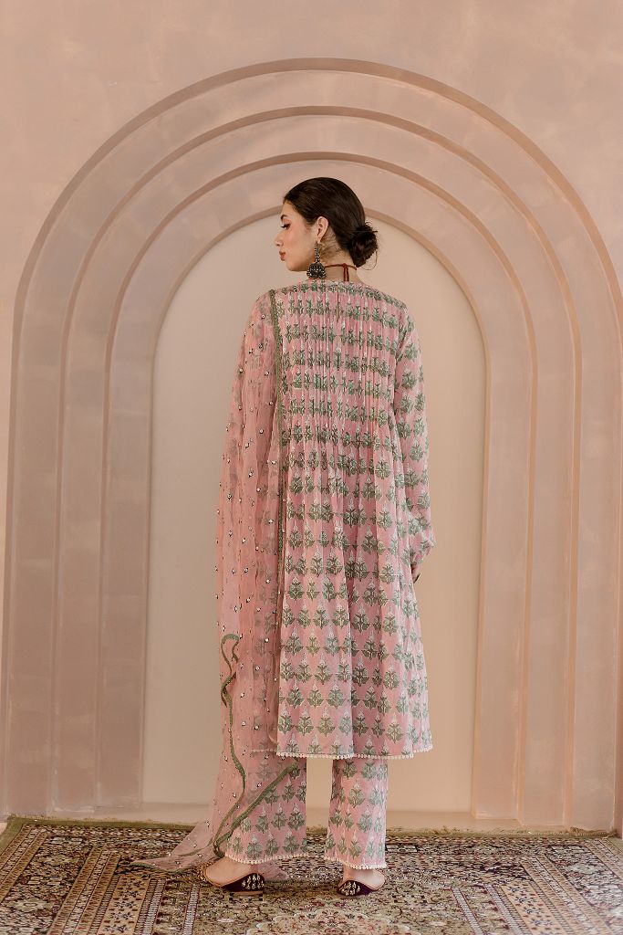 Shriya Peach Kurta Set