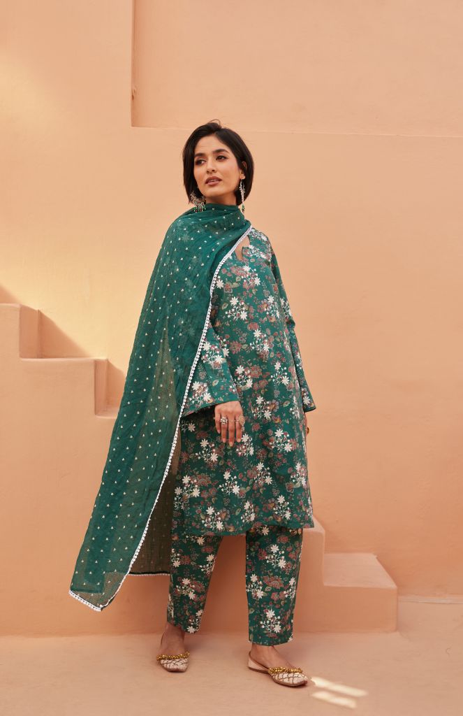 Anjum Green  Straight Set