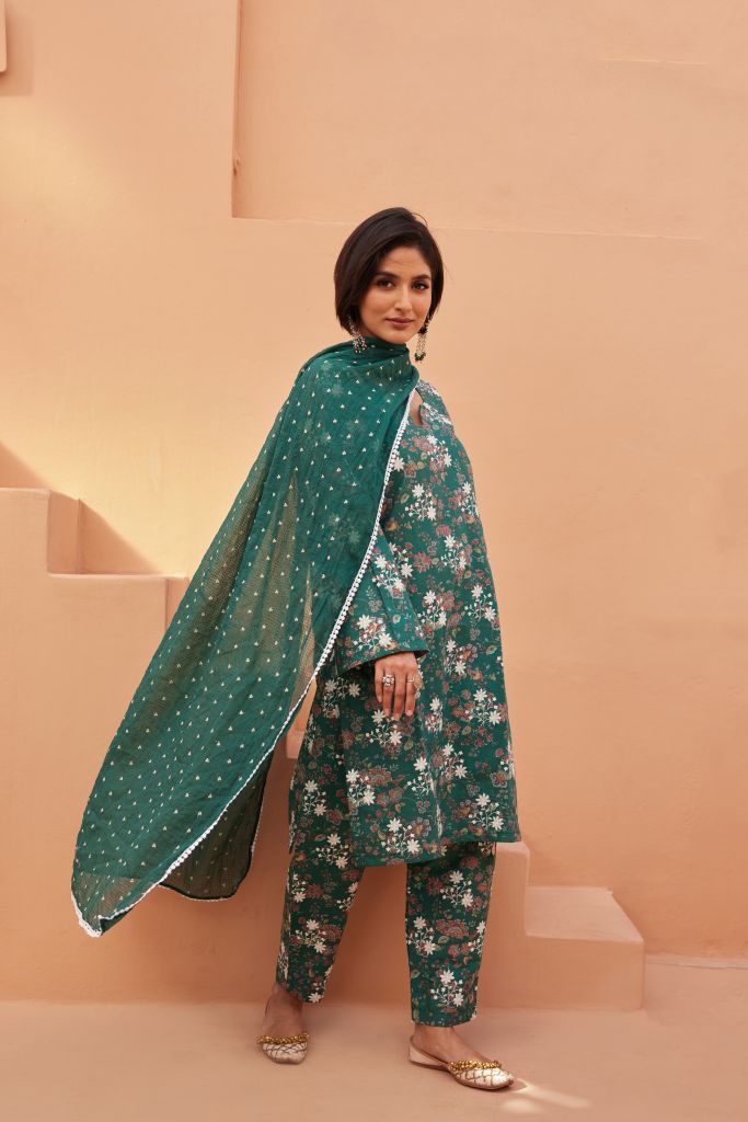 Anjum Green  Straight Set