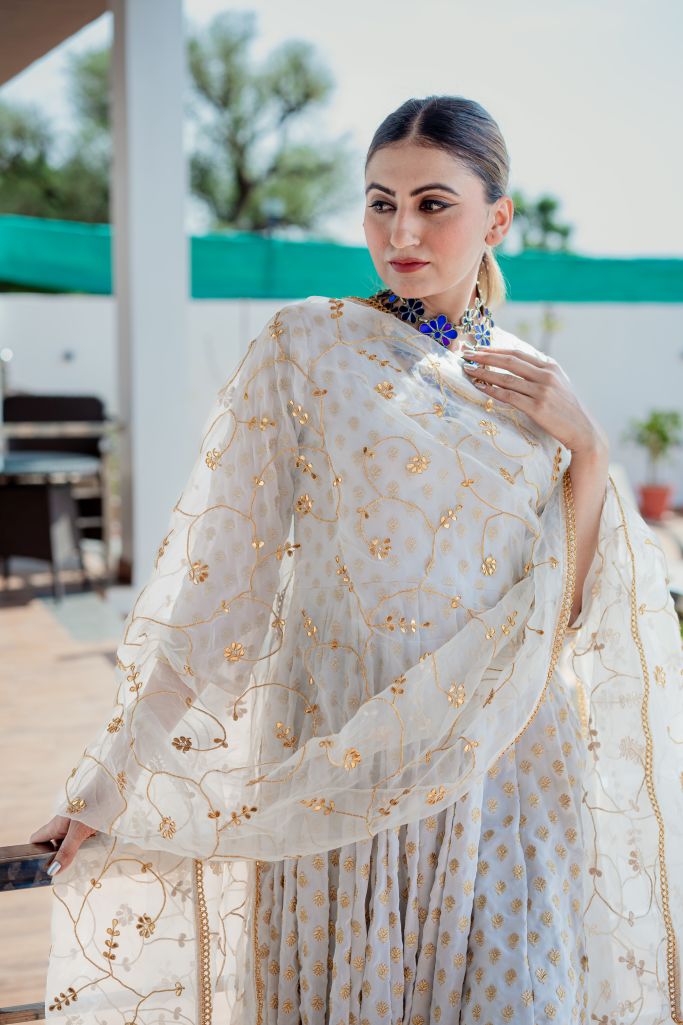 Zuri Offwhite  Anarkali Set