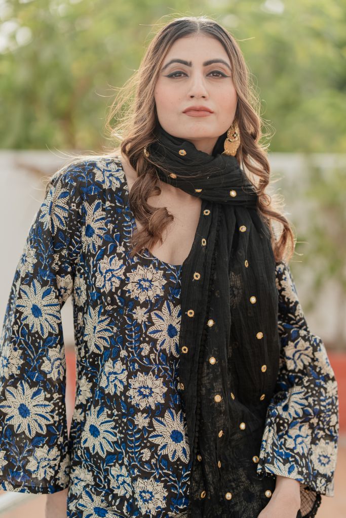 Hania Indigo Black Straight Set